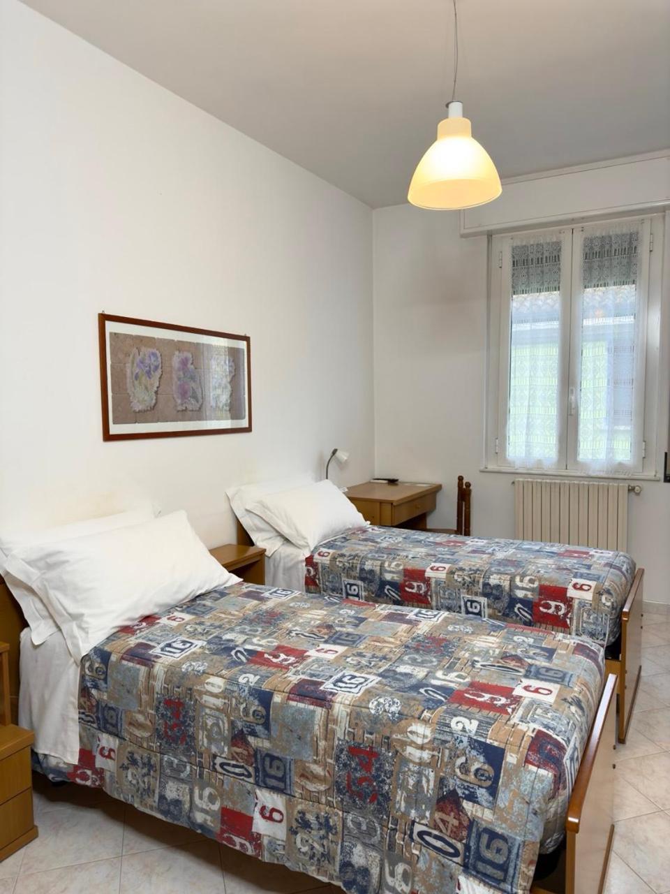 Albergo Edera 萨尔索马焦雷泰尔梅 外观 照片